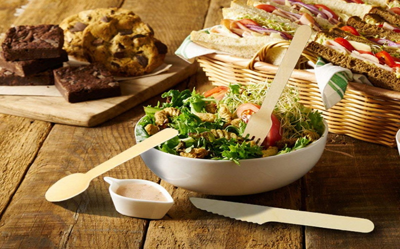 Why Choose Wooden Disposable Cutlery Over Plastic?