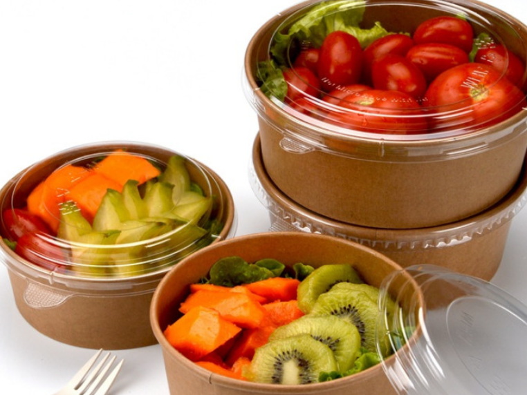 Why Choose Disposable Trifle Bowls with Lids for Your Next Event?