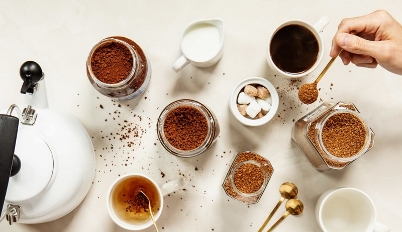 Does Instant Coffee Taste Different in A Disposable Cup?