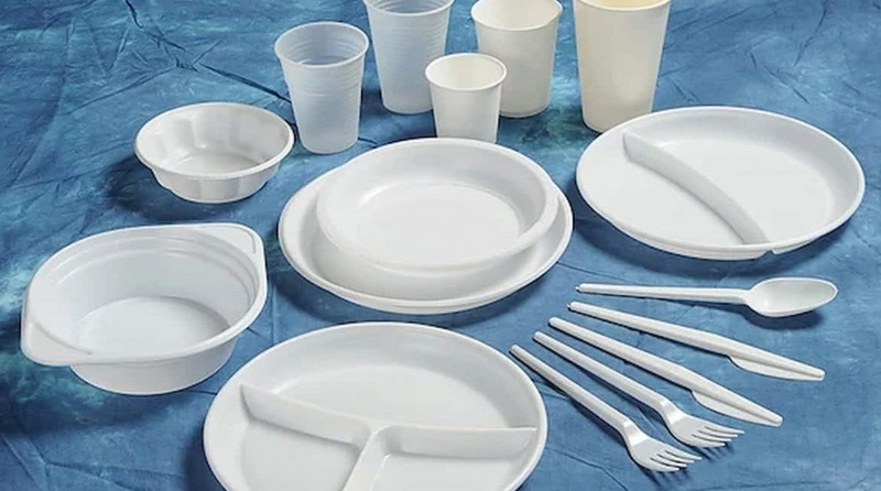 How Do Disposable Tableware Manufacturers Produce Their Products?