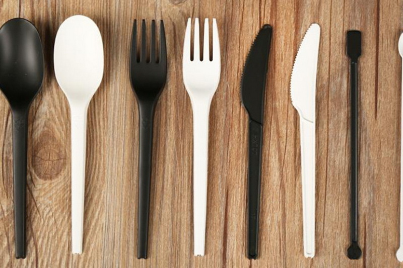 What Are The Key Features of Reflections Duet Disposable Cutlery?