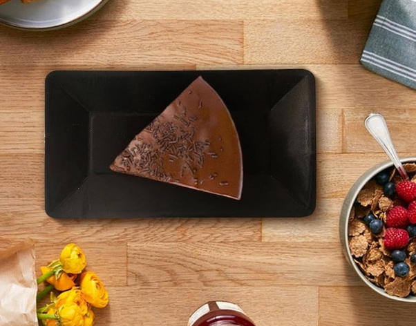 What Are The Advantages of Using Disposable Dinner Plate Sets?