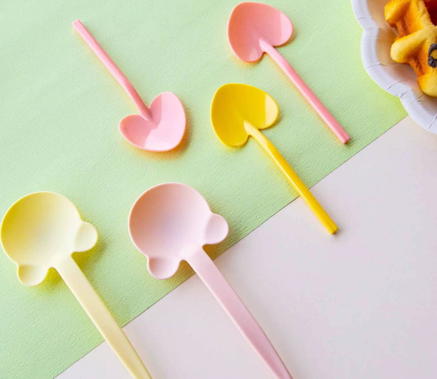 How To Choose The Best Disposable Spoon Design for Your Event?
