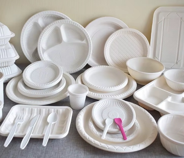 Can White Disposable Plate Sets Be Recycled?