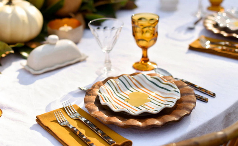 How To Choose Elegant Disposable Tableware for Thanksgiving?