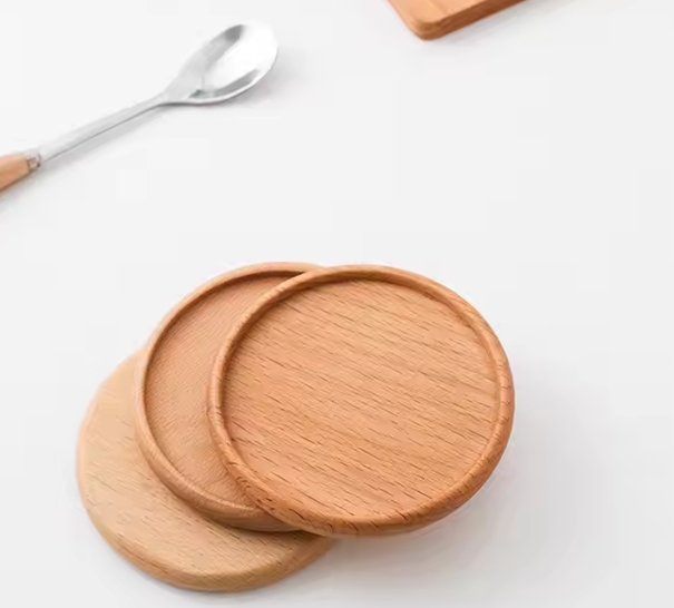Are Wooden Disposable Plate Holders Strong Enough for Heavy Meals?