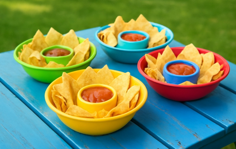 Are Disposable Chip And Dip Bowls Suitable for Outdoor Events?