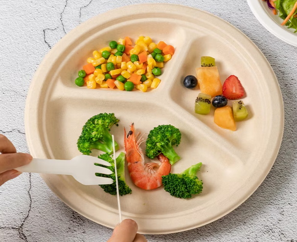 Are Disposable Hot Food Shallow Bowl Plates Safe for Microwave Use?